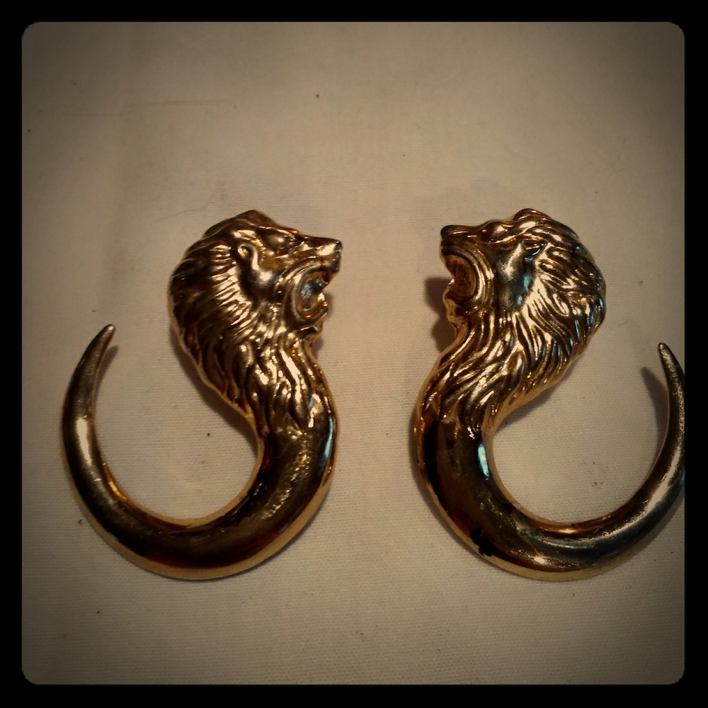 Lion head earrings
